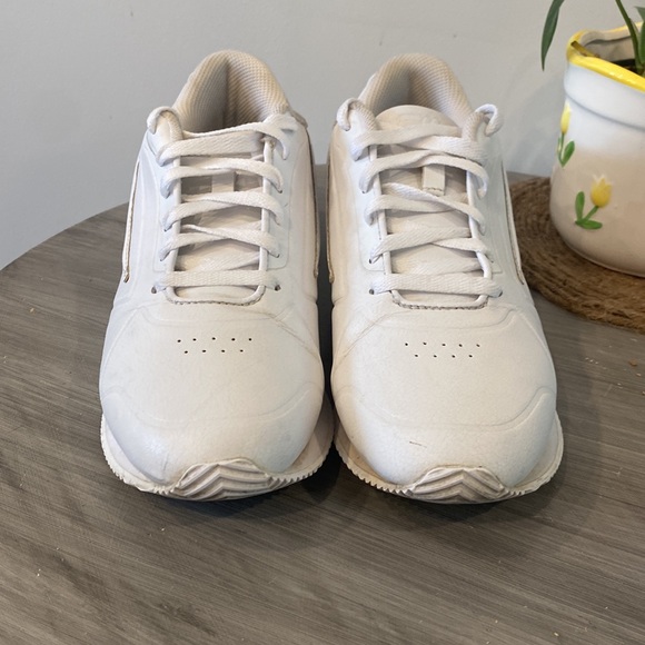 LADIES FILA WHITE RUNNERS - Picture 6 of 9